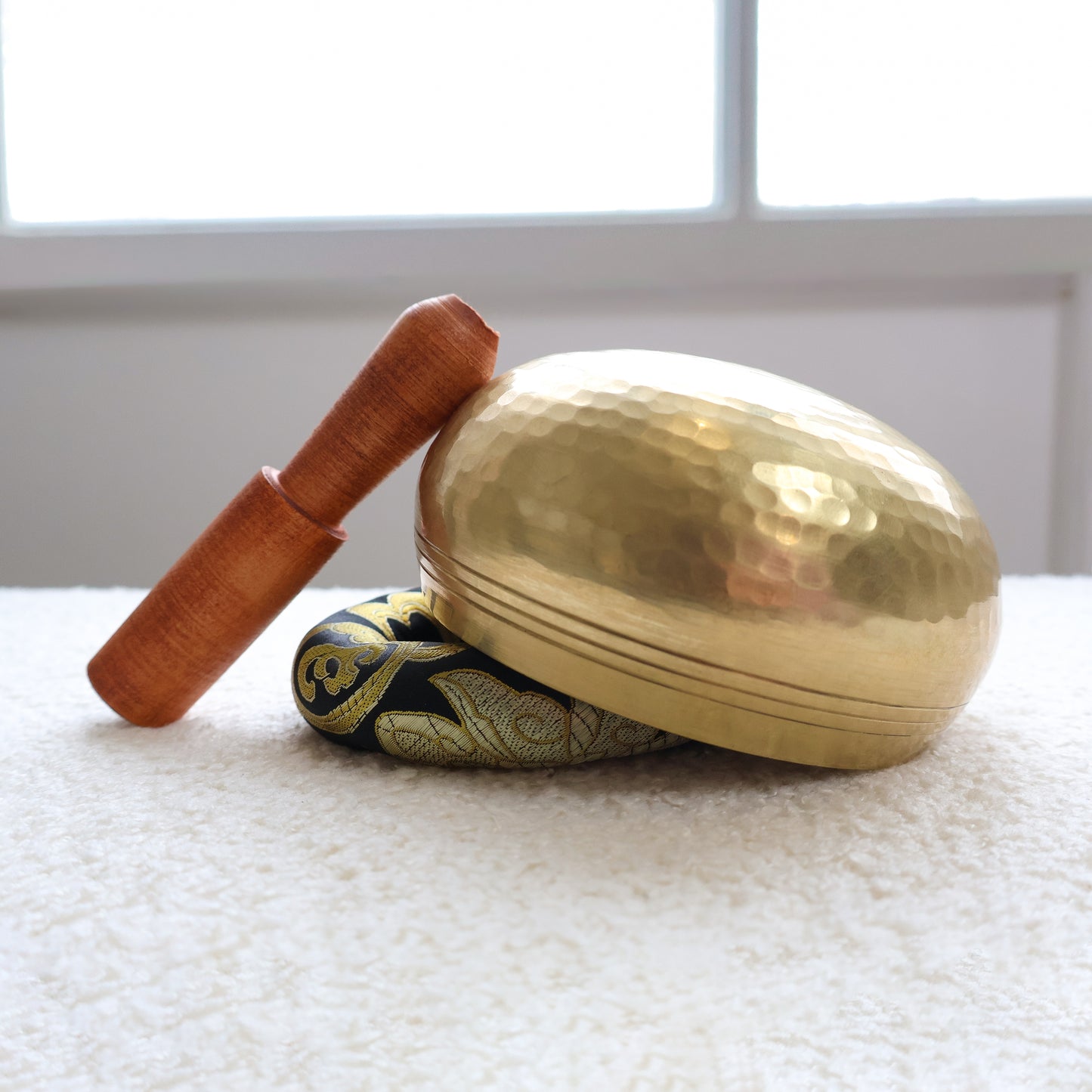 Coffret découverte : Bol chantant tibétain, Bracelet œil de tigre & Drapeau de prière